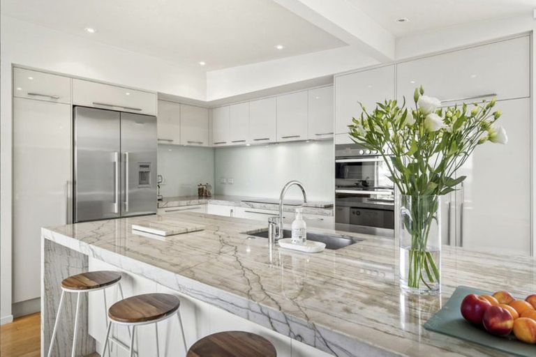 Photo of property in 53 Parr Terrace, Castor Bay, Auckland, 0620