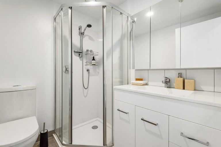 Photo of property in 106/28b Eileen Newey Place, Henderson, Auckland, 0612