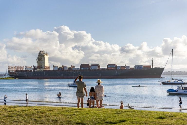 Photo of property in 2/28 The Mall, Mount Maunganui, 3116