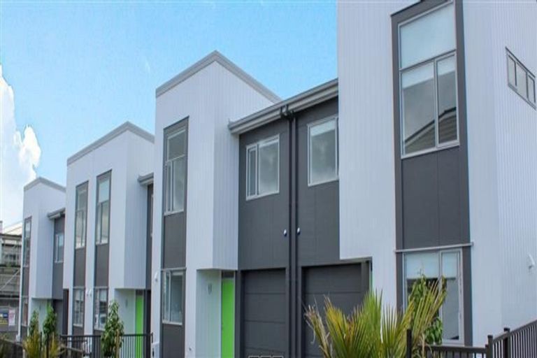 Photo of property in 1 Gallipoli Place, Flat Bush, Auckland, 2019