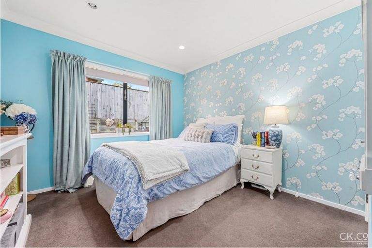 Photo of property in 53 Riverstone Drive, Riverstone Terraces, Upper Hutt, 5018