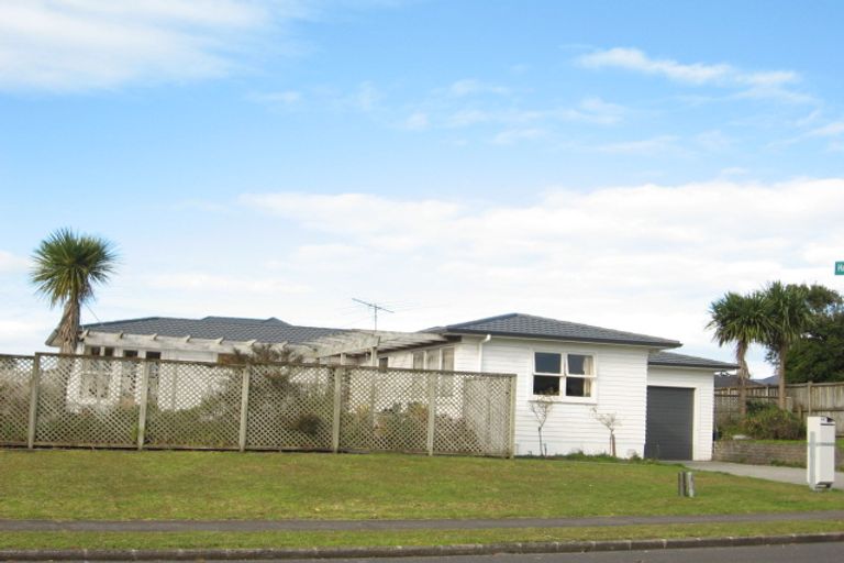 Photo of property in 213 Carnoustie Drive, Wattle Downs, Auckland, 2103