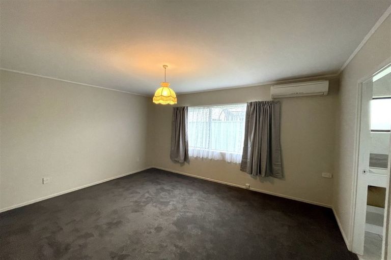 Photo of property in 12 Wairata Place, Te Atatu South, Auckland, 0610