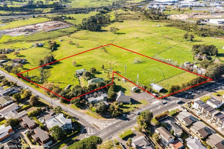 Photo of property in 76 Hobsonville Road, West Harbour, Auckland, 0618
