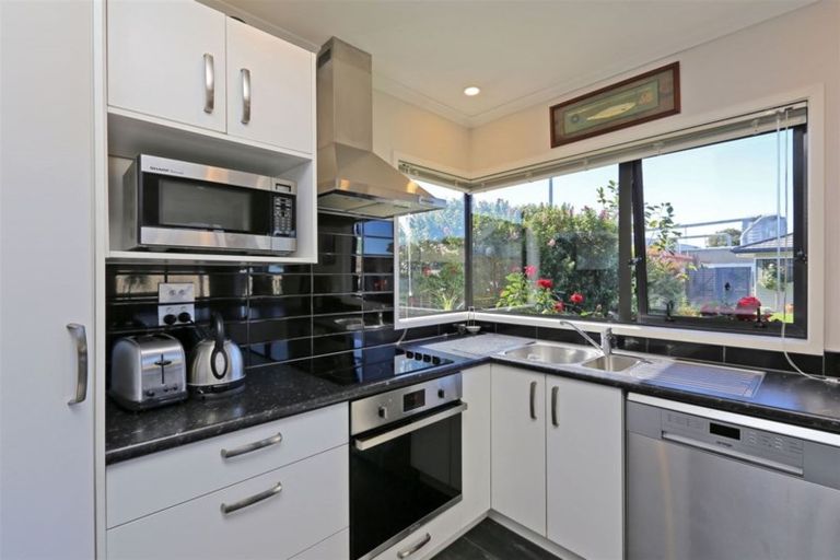 Photo of property in 1111 Karamu Road North, Mayfair, Hastings, 4122