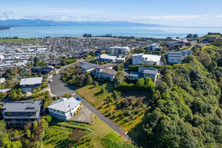 Photo of property in 16 Heemskerck Place, Britannia Heights, Nelson, 7010