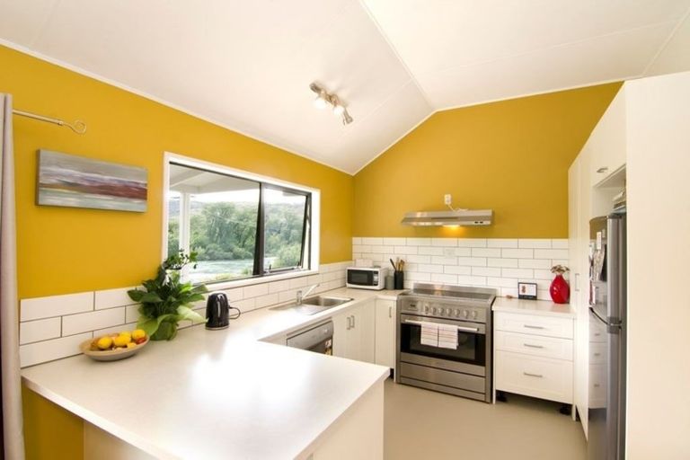 Photo of property in 43 Cheviot Street, Roxburgh, 9500