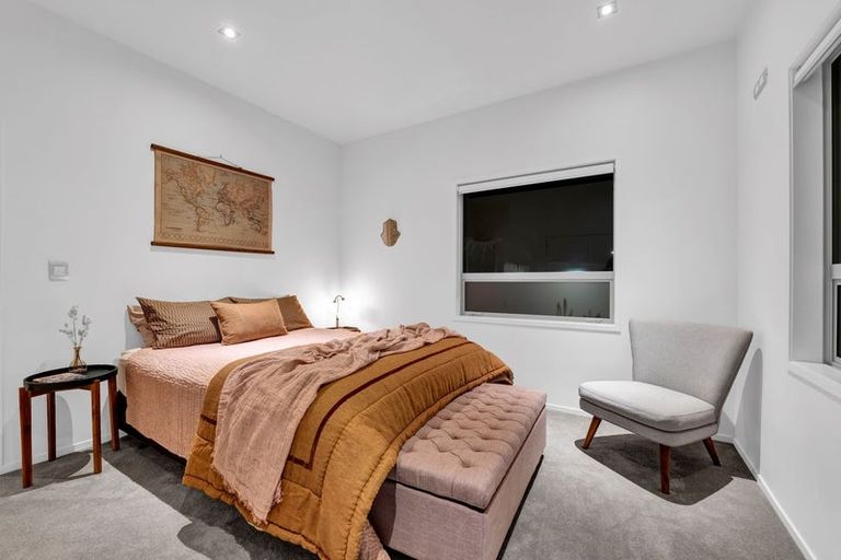 Photo of property in 2/5 Beach Street, Fitzroy, New Plymouth, 4312