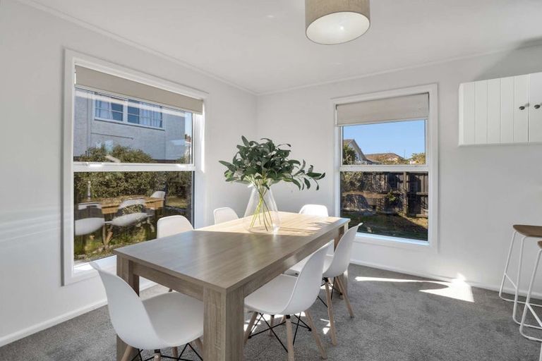 Photo of property in 12 Delaware Crescent, Russley, Christchurch, 8042