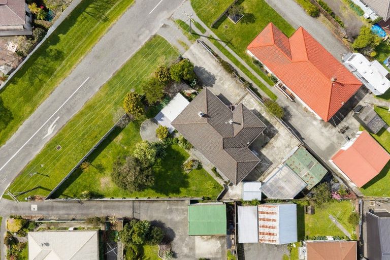 Photo of property in 27 Oxford Street, Picton, 7220