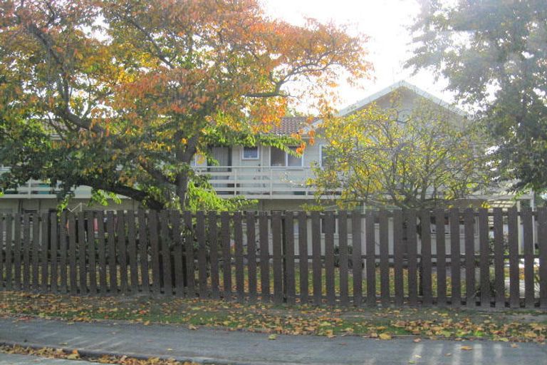 Photo of property in 1 Takaro Avenue, Sockburn, Christchurch, 8042