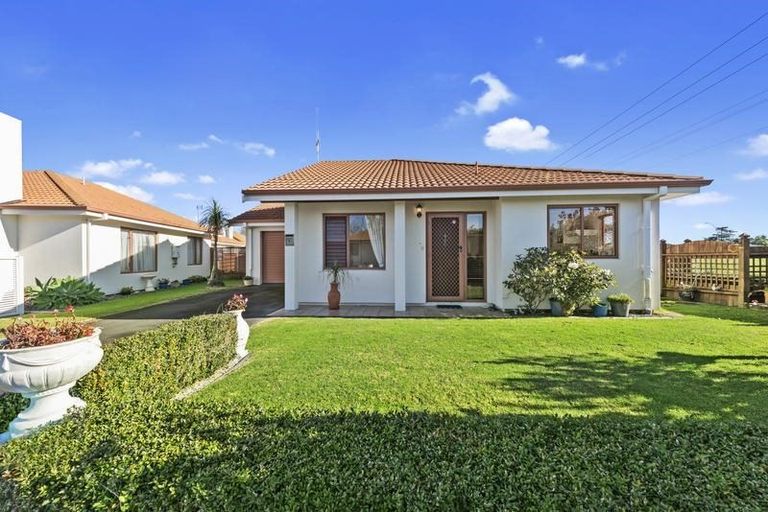 Photo of property in Cotswold Court, 1/8 Cheyne Road, Pyes Pa, Tauranga, 3112