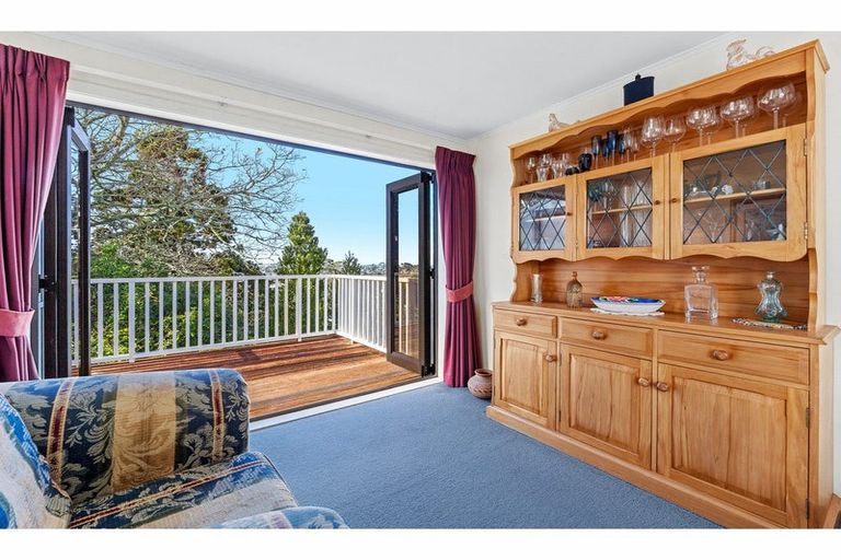 Photo of property in 249 Sunset Road, Sunnynook, Auckland, 0632