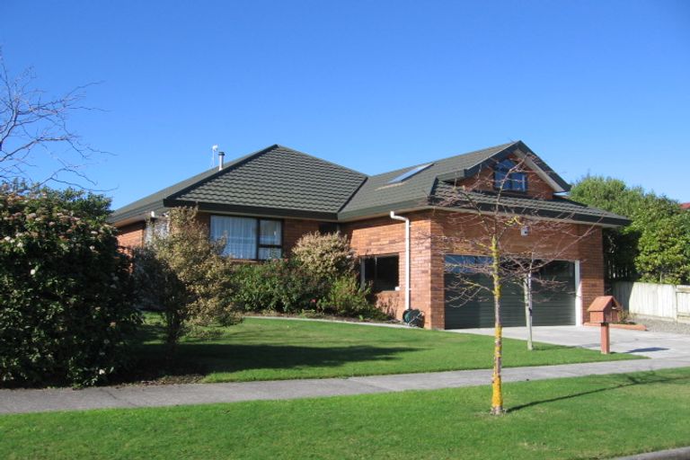 Photo of property in 16 Montana Way, Milson, Palmerston North, 4414