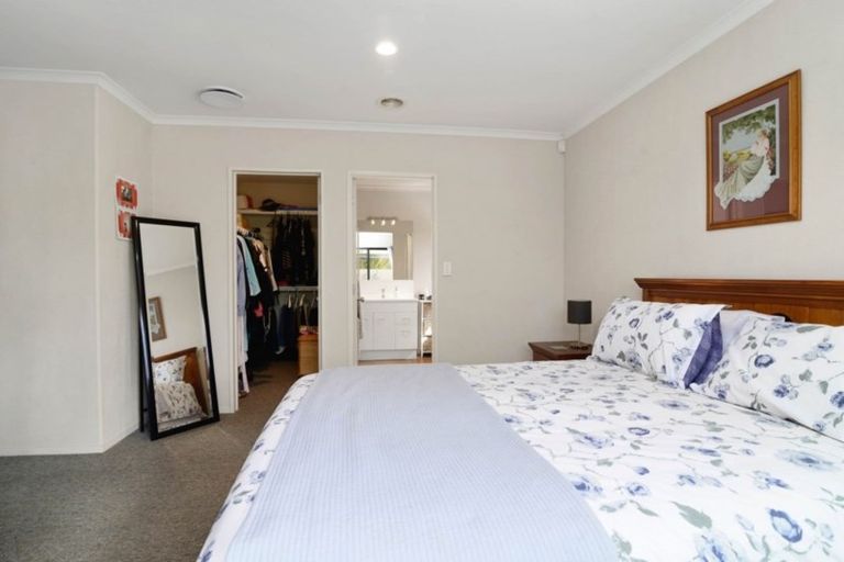 Photo of property in 19 Heaphy Place, Pukehangi, Rotorua, 3015