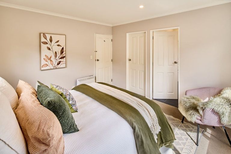 Photo of property in 22 Domanski Crescent, Owhiro Bay, Wellington, 6023