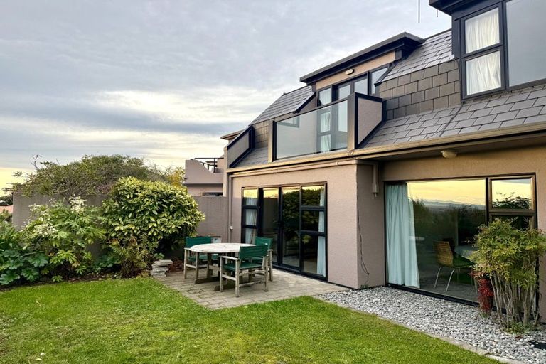 Photo of property in 2/12 Macmillan Avenue, Cashmere, Christchurch, 8022