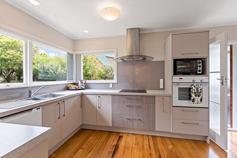 Photo of property in 8 Sorrel Crescent, Bucklands Beach, Auckland, 2012