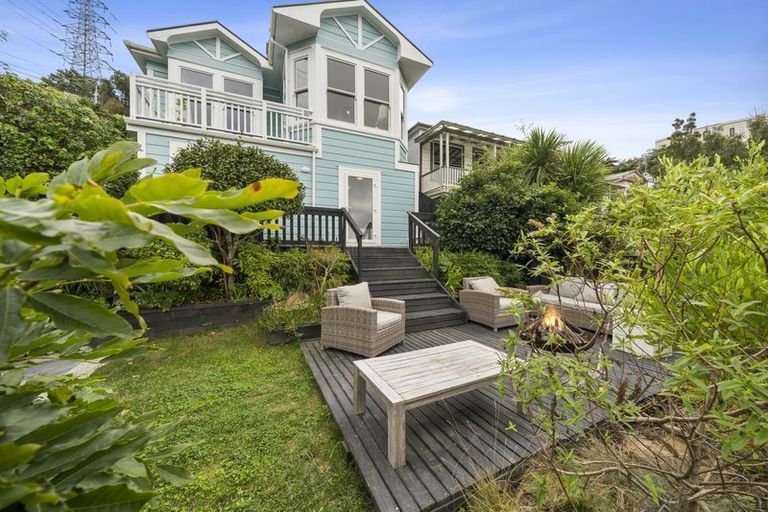 Photo of property in 27 Mortimer Terrace, Aro Valley, Wellington, 6021