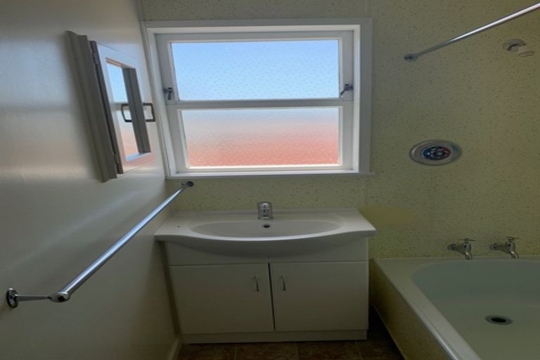 Photo of property in 4/53-55 East Street, Papakura, 2110