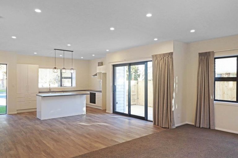 Photo of property in 1/1105 Fergusson Drive, Clouston Park, Upper Hutt, 5018