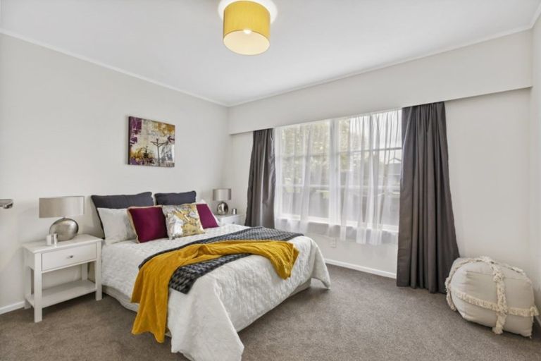 Photo of property in 1 Sunnypark Avenue, Rosehill, Papakura, 2113