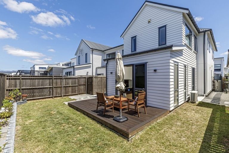 Photo of property in 17 Sacred Kingfisher Road, Hobsonville, Auckland, 0616