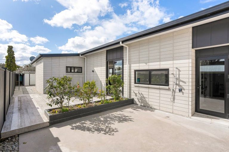 Photo of property in 121 Charleston Avenue, Whangamata, 3620