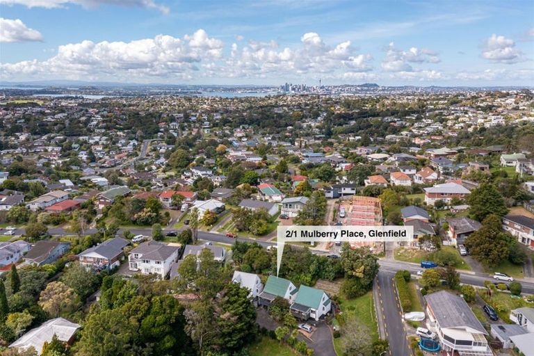 Photo of property in 2/1 Mulberry Place, Glenfield, Auckland, 0629