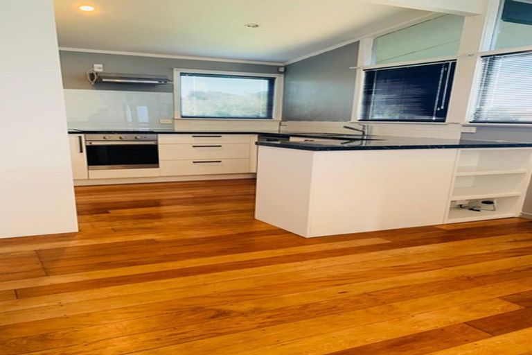 Photo of property in 14 Cargill Street, Papakura, 2110