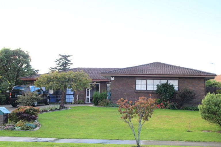 Photo of property in 31 Golfland Drive, Golflands, Auckland, 2013