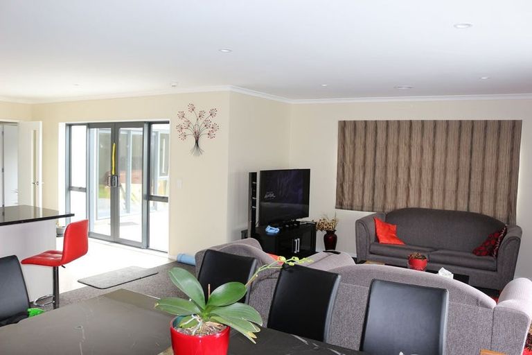 Photo of property in 10 Bickerton Rise, Churton Park, Wellington, 6037