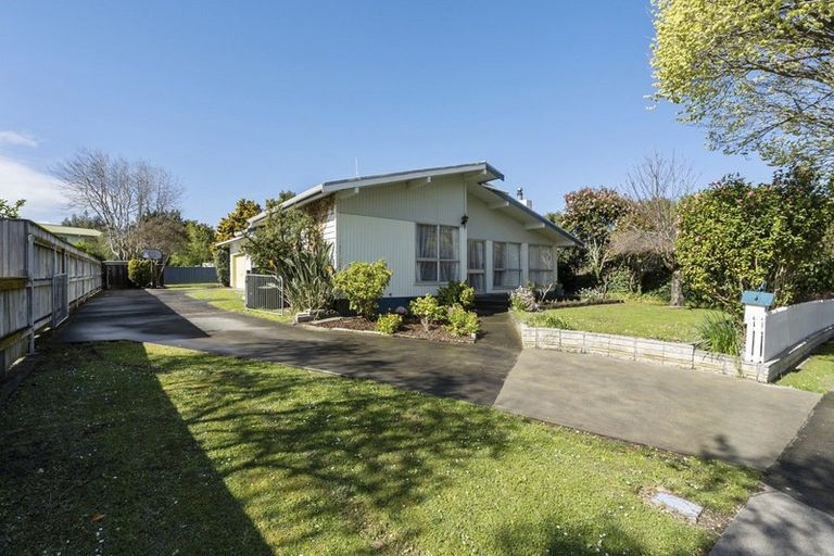 Photo of property in 53 John F Kennedy Drive, Milson, Palmerston North, 4414