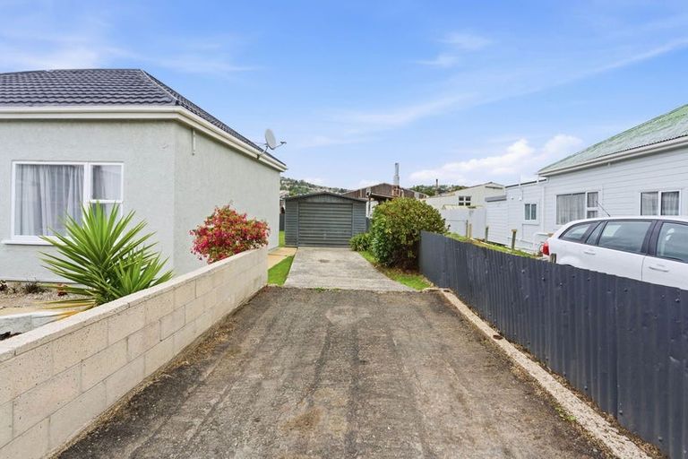Photo of property in 17 Burns Street, South Dunedin, Dunedin, 9012