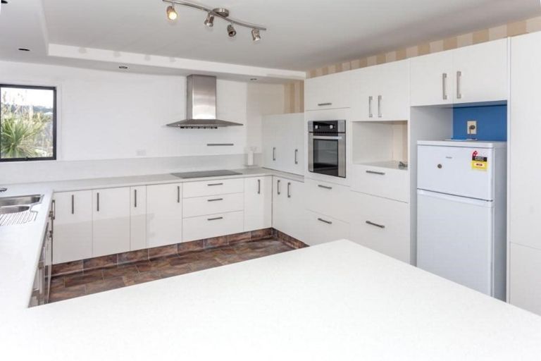 Photo of property in 114 Chevron Crescent, Whangamata, 3620