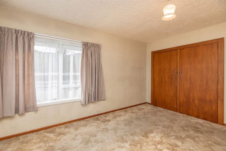 Photo of property in 406 Main North Road, Redwood, Christchurch, 8051