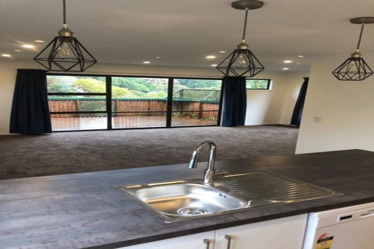 Photo of property in 21 Tennis Court Road, Raumati South, Paraparaumu, 5032