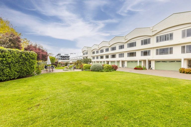 Photo of property in 10/26 West Quay, Ahuriri, Napier, 4110