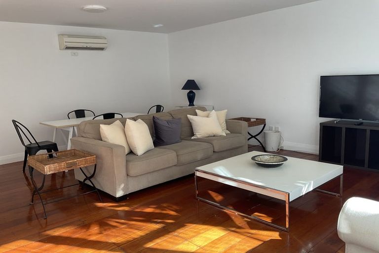 Photo of property in 2b Wilkinson Street, Oriental Bay, Wellington, 6011