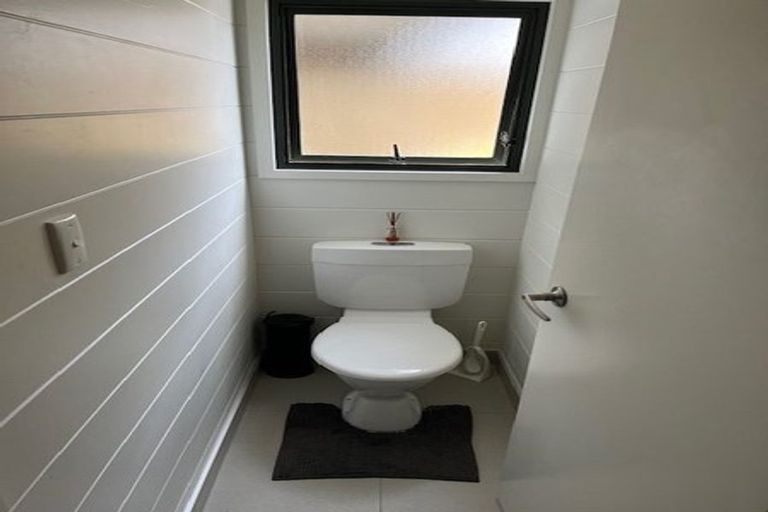 Photo of property in 1/7 Classic Grove, Bayview, Auckland, 0629