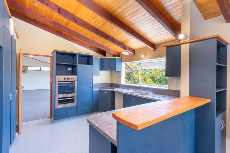 Photo of property in 22 Exploration Way, Whitby, Porirua, 5024