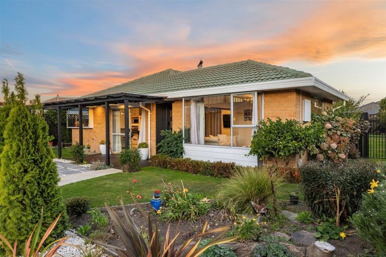 Photo of property in 24 Takaro Avenue, Sockburn, Christchurch, 8042