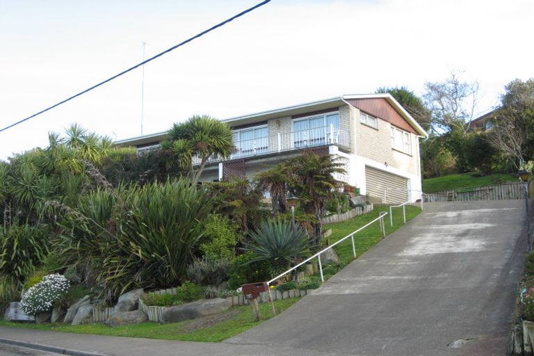 Photo of property in 68 Marine Parade, Bluff, 9814