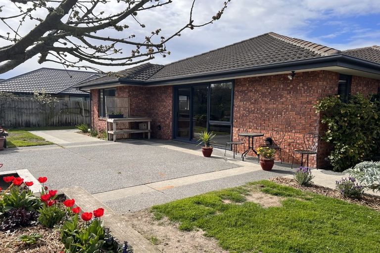 Photo of property in 35 Ruahine Place, Parklands, Christchurch, 8083