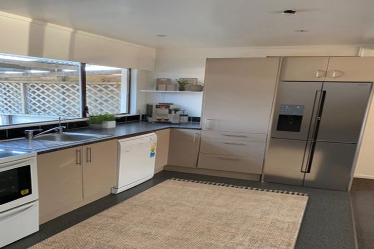 Photo of property in 42 Akaroa Drive, Maupuia, Wellington, 6022