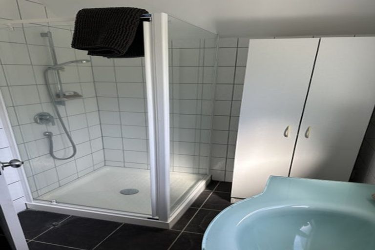 Photo of property in 18 Lower Watt Street, Wadestown, Wellington, 6012