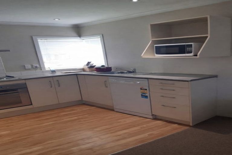 Photo of property in 26/64 Kawaha Point Road, Kawaha Point, Rotorua, 3010