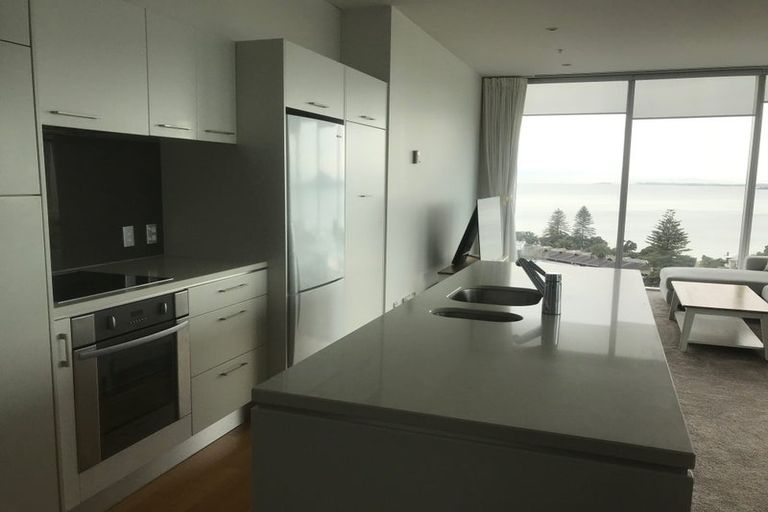 Photo of property in Sentinel Apartments, 1103/3 Northcroft Street, Takapuna, Auckland, 0622