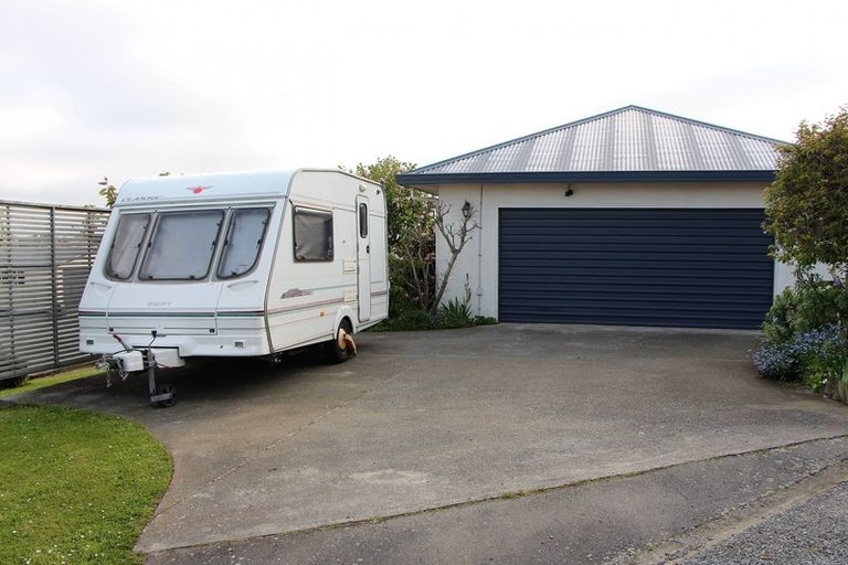 Photo of property in 11 Ellesmere Place, Oceanview, Timaru, 7910