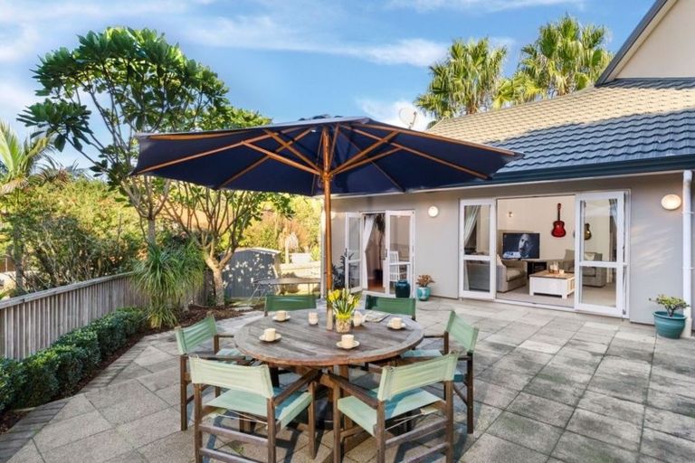 Photo of property in 29 Kate Sheppard Avenue, Torbay, Auckland, 0630